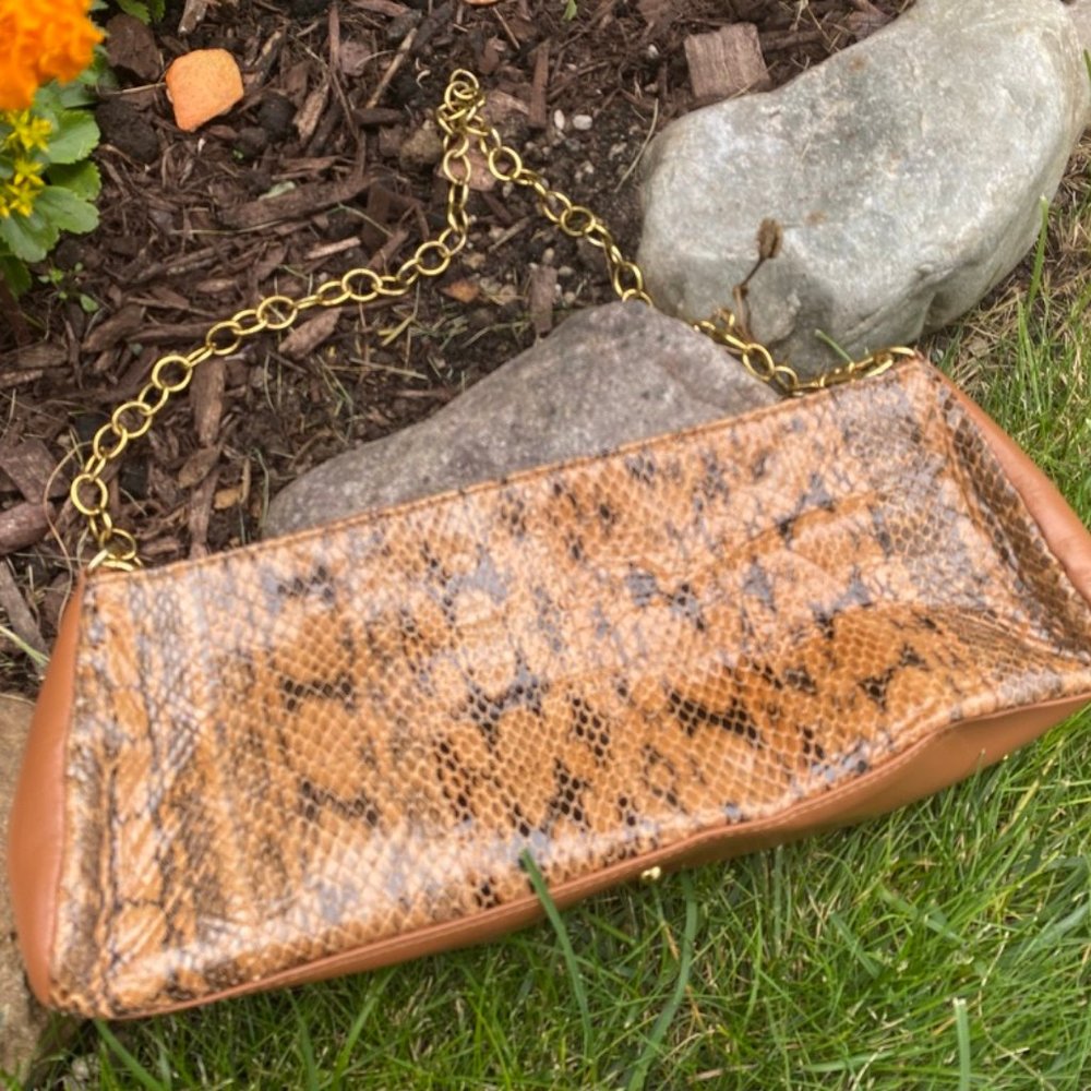Excellent  brown vegan snake skin shoulder bag with pretty  gold chain handle!